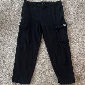 Men’s Medium Straight Fit Umbro Embroidered Black Cotton Cargo Sweatpants